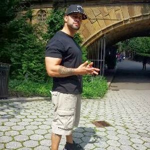 Meet your Posher, Dennis